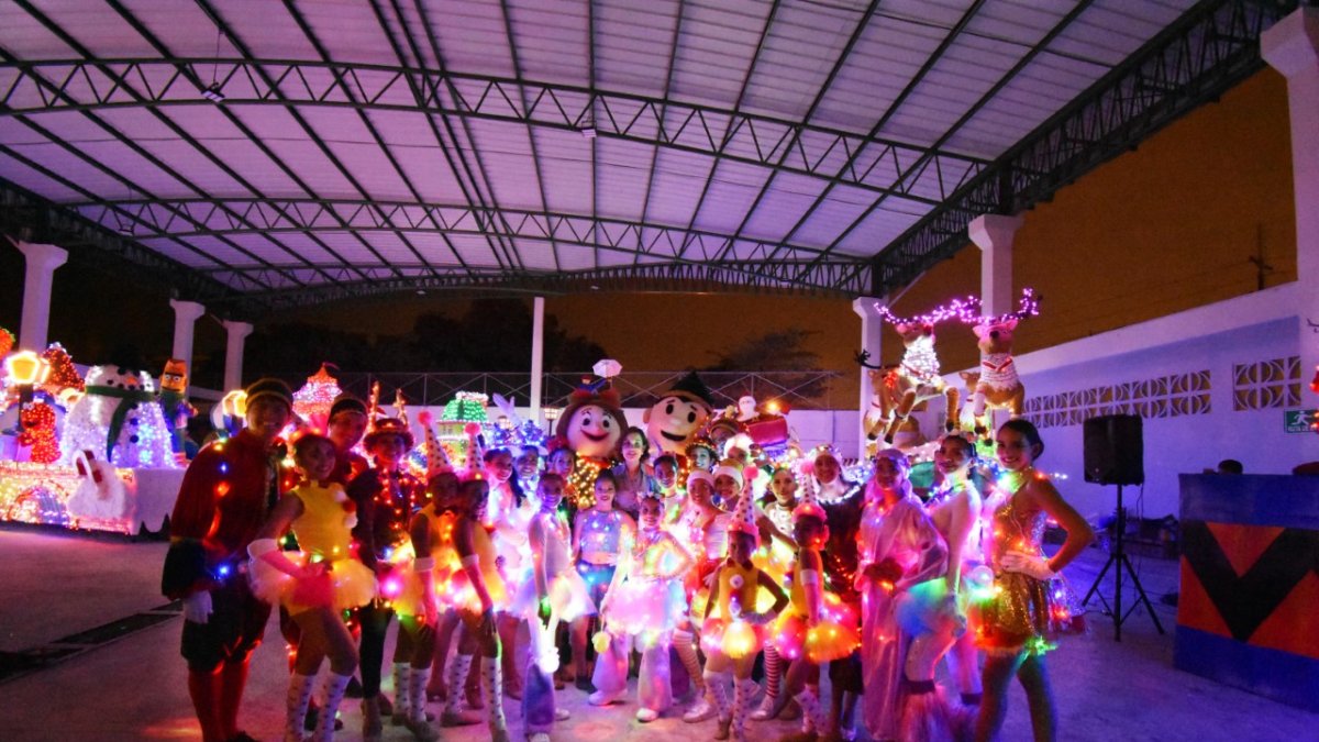 El desfile 'Guayaquil es mi destino en Navidad' se realiza por séptimo año consecutivo.