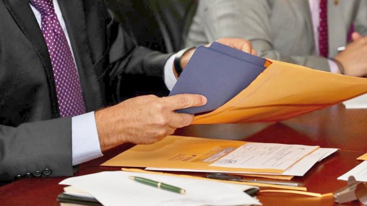 Petroecuador adjudicó la importación de 3,36 millones de barriles de diésel premium a la firma con sede en Singapur Trafigura Pte. Ltd.