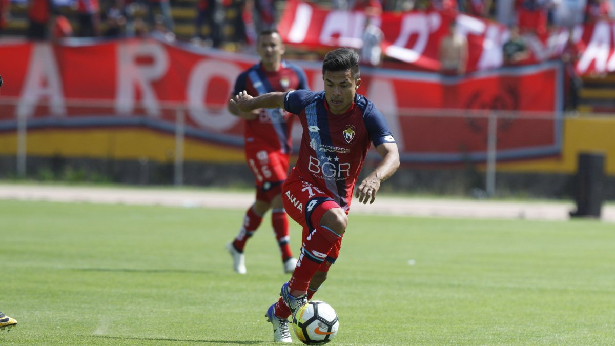 El volante firmó por un año con los celestes.