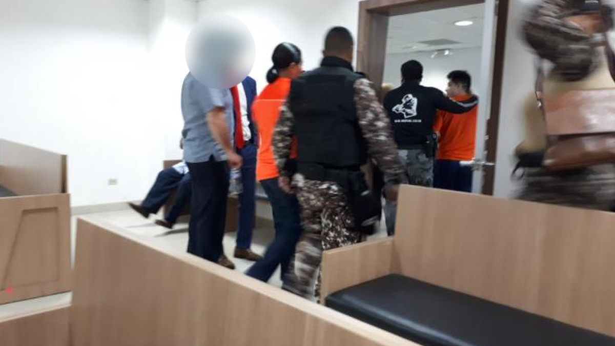 Diligencia. Dos de los procesados permanecen con prisión preventiva. Los demás acuden al juicio en libertad.