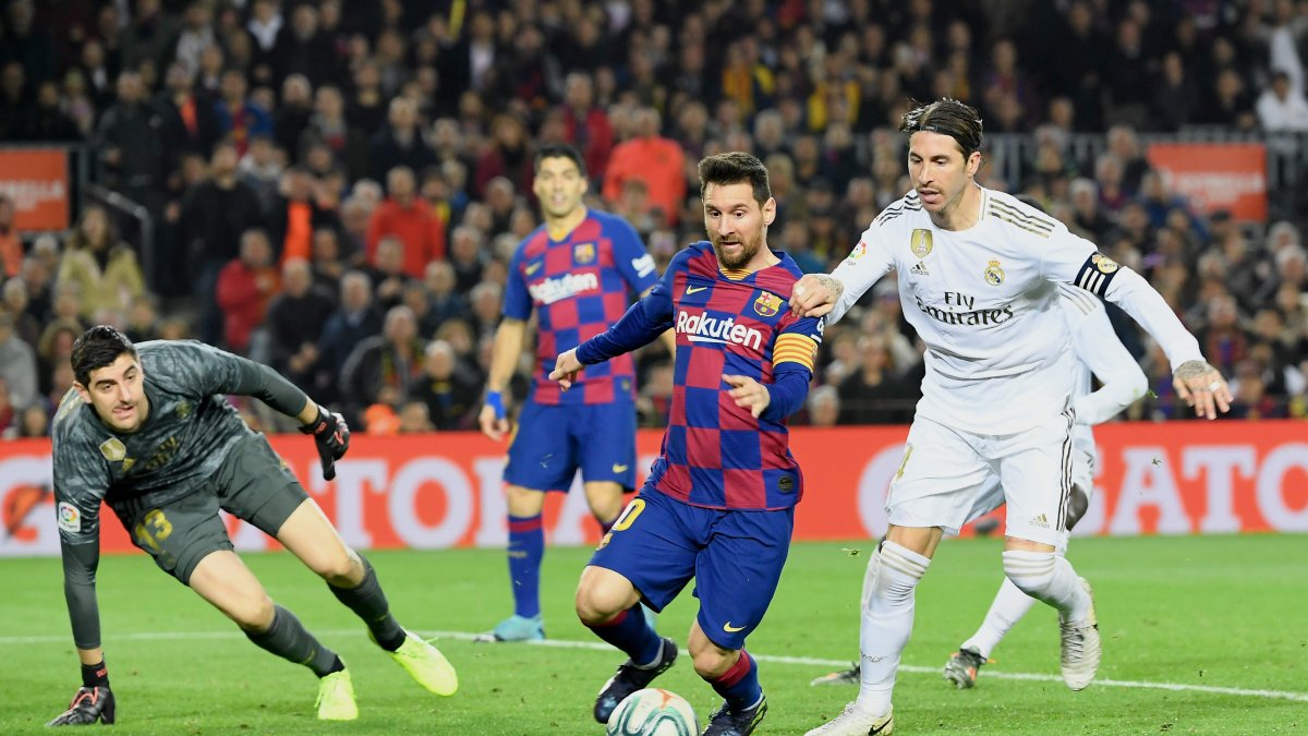 Lionel Messi tuvo pocos espacios para maniobrar ante una cerrada y bien aplicada defensa merengue.