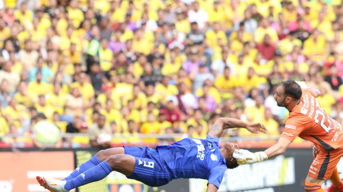 Damián Frascarelli cumplió un buen papel en Barcelona, pero muchos lo condenaron por su expulsión en el Clásico.