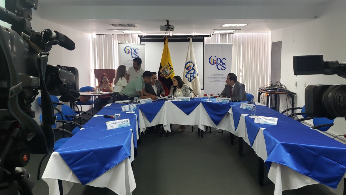 El Consejo volvió a sesionar hoy, 19 de diciembre, de manera extraordinaria para conocer  y aprobar el Reglamento de Rendición de Cuentas.