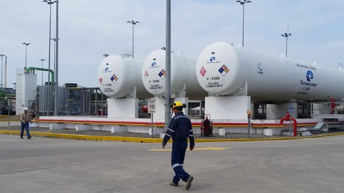 Petroecuador y Petroamazonas se convertirán en una sola empresa en noviembre de este año, según las autoridades.