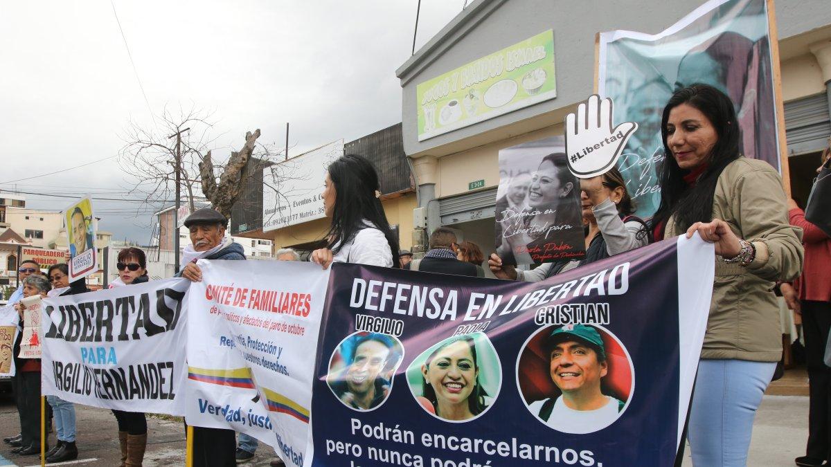 Plantón. Simpatizantes de la prefecta acudieron el jueves a la Secretaría de Derechos Humanos para apoyarla.