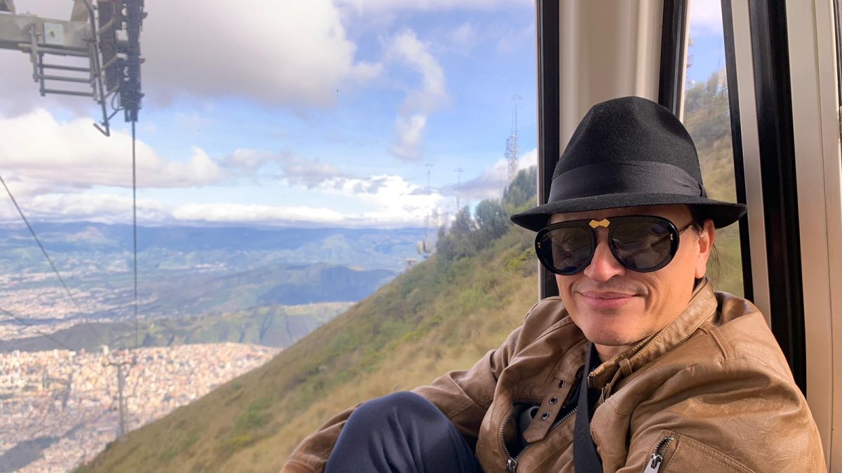 Elvis confiesa que Ecuador inspira su creatividad.