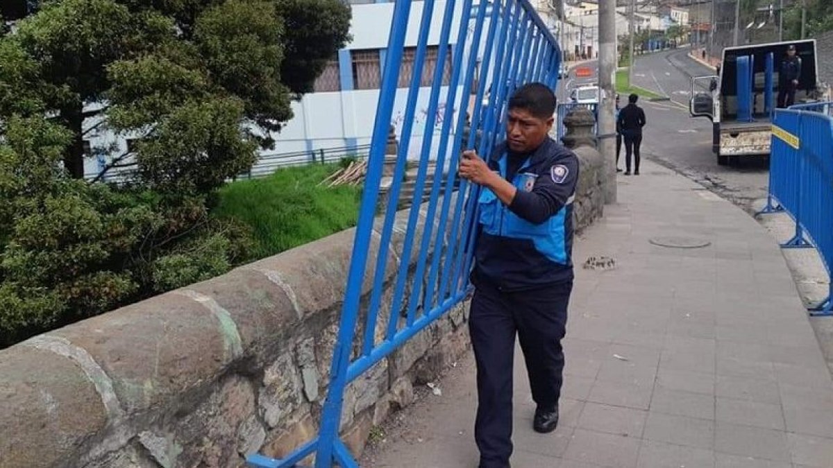 La seguridad en el Puente Machángara estará a cargo de Empresa Pública Metropolitana de Movilidad y Obras Públicas de Quito