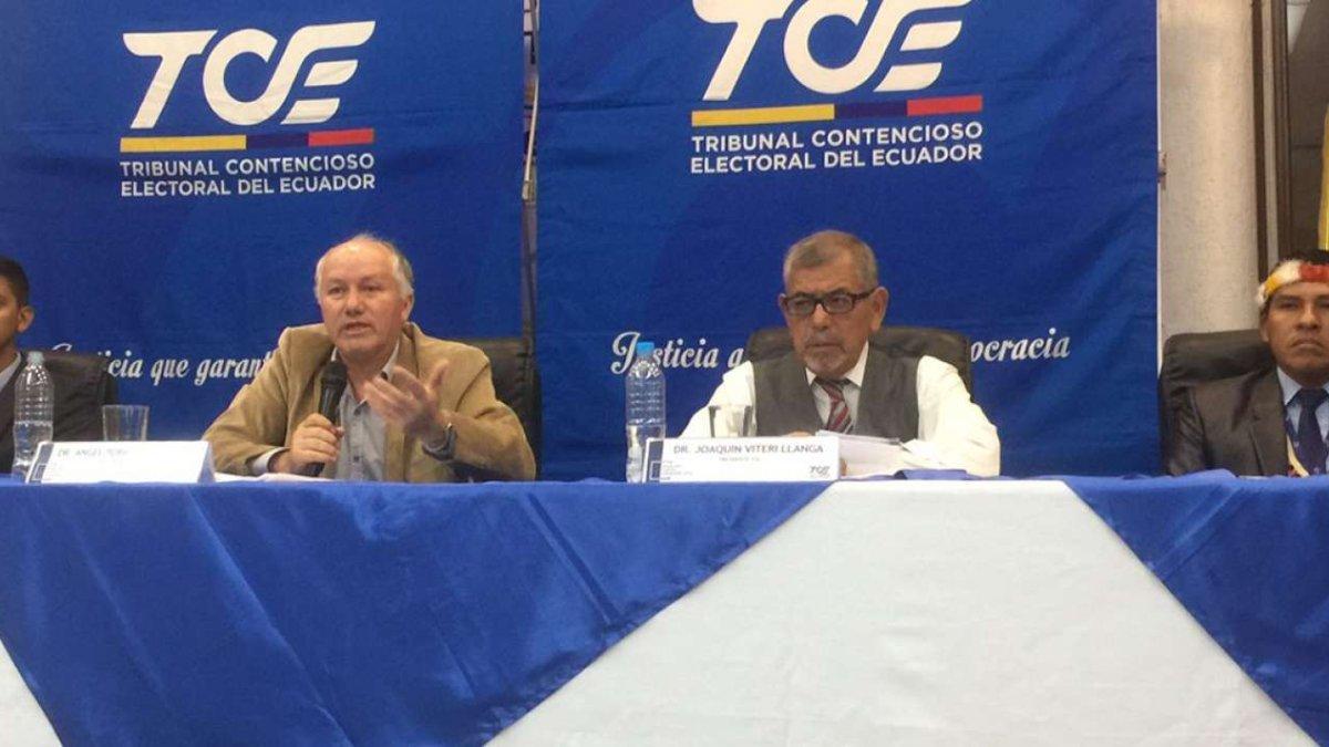El pleno del Tribunal Contencioso Electoral suspendió la resolución del CNE, efectuada en octubre.