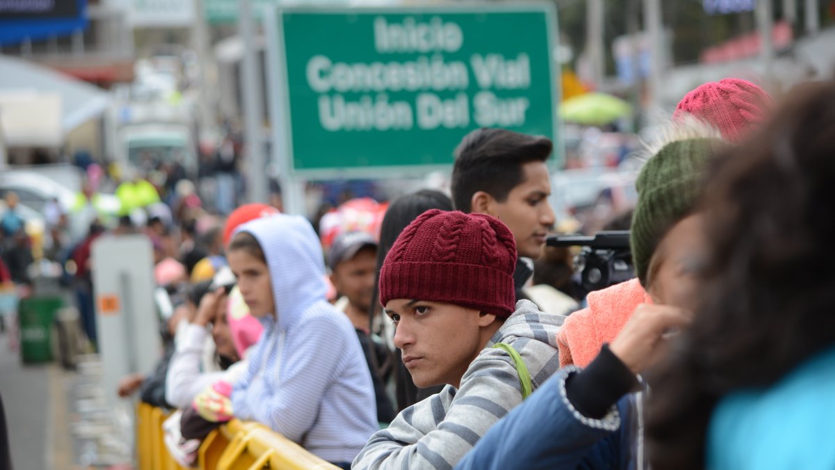 Puente Rumichaca. Entre enero y noviembre de 2018 llegaron a Ecuador 884.699 venezolanos, mientras que en ese lapso de este año, cuando se impusieron requisitos migratorios, han arribado 489.641.