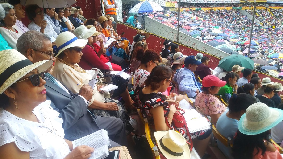 El fin de semana se reunieron más de 30.000 testigos de Jehová, en Guayaquil, en el estadio Monumental Banco Pichincha.