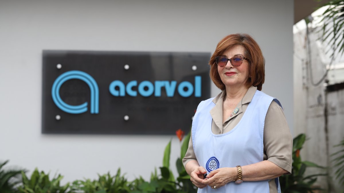 Trabajó varias décadas en la Asociación Coordinadora del Voluntariado del Guayas (Acorvol)