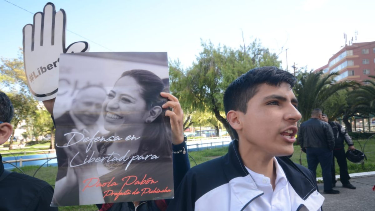 exteriores de la audiencia de reformulación de cargos contra Paola Pabón