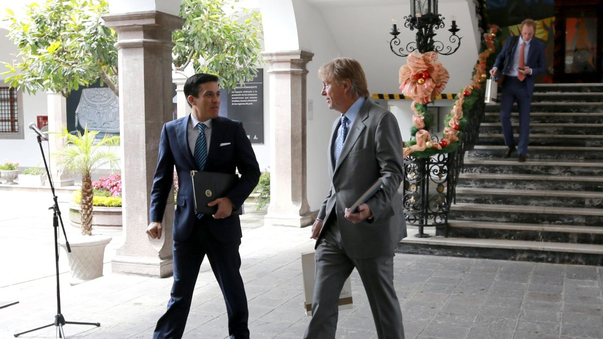 Proyectos. El inversionista Wesley Edens (derecha) se reunió la semana pasada con el presidente Lenín Moreno.