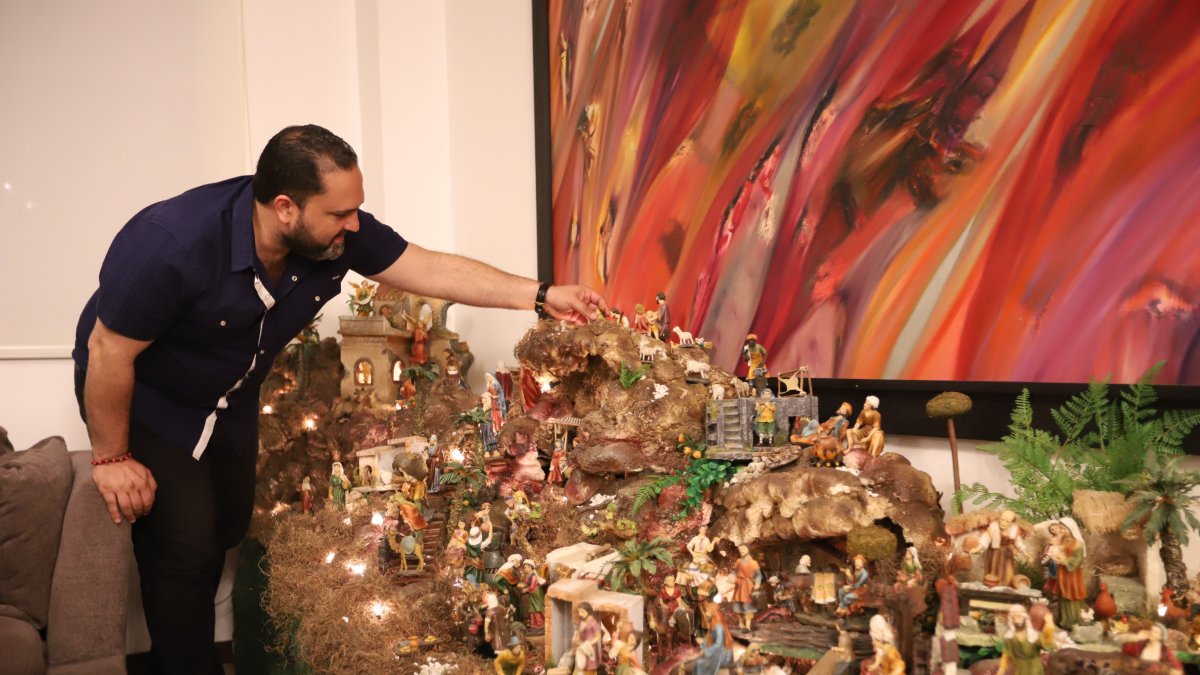 Desde los 8 años arma por su propia cuenta el nacimiento en casa.