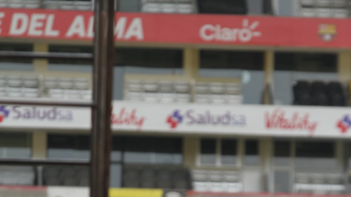 Fabián Bustos tendrá sobre sus hombros una carga pesada. Sacar a flote a Barcelona.