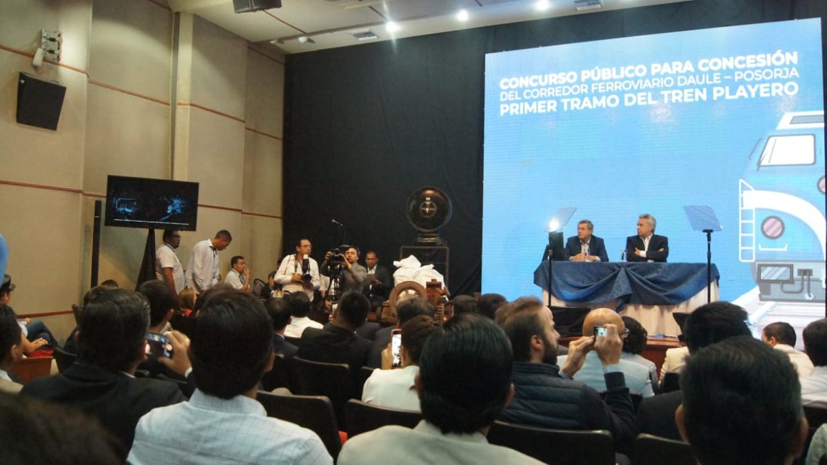 Tren Playero. La oferta  de firmar el contrato en noviembre no se cumplió