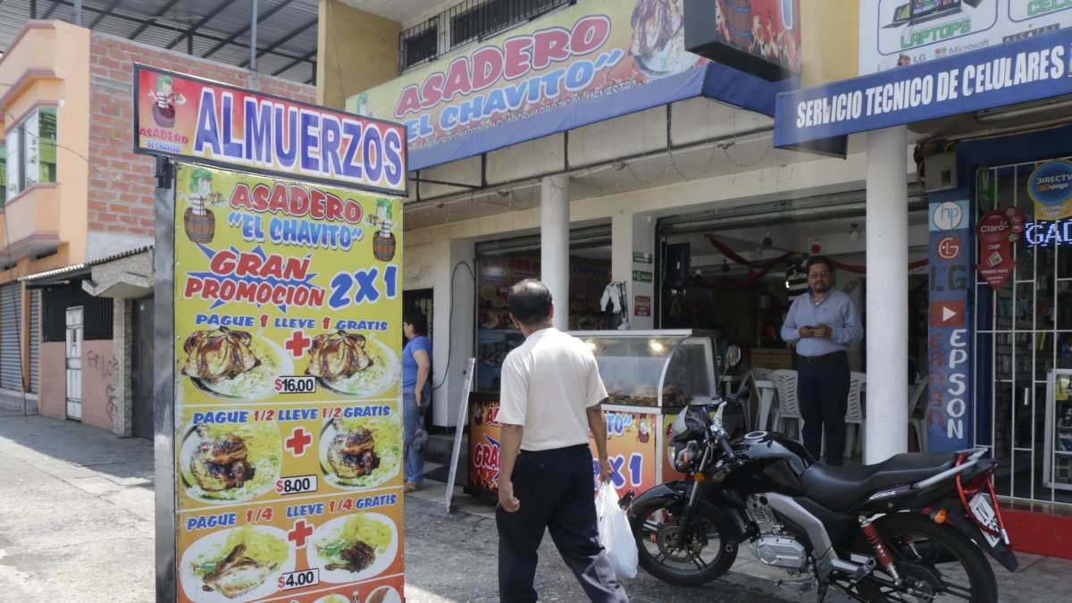 Venta de pollos en la ciudadela Huancavilca, al sur de la ciudad.