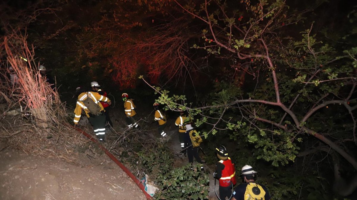Las llamas se podías observar desde la avenida Carlos Julio Arosemena y sectores aledaños.