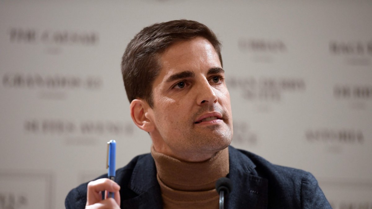 Robert Moreno dirigió a la selección de España mientras Luis Enrique superaba un problema familiar. Él quería dirigir la Eurocopa.