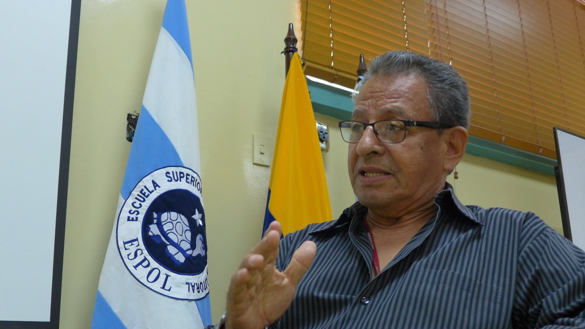 Zurita es catedrático de la Escuela Superior Politécnica del Litoral.