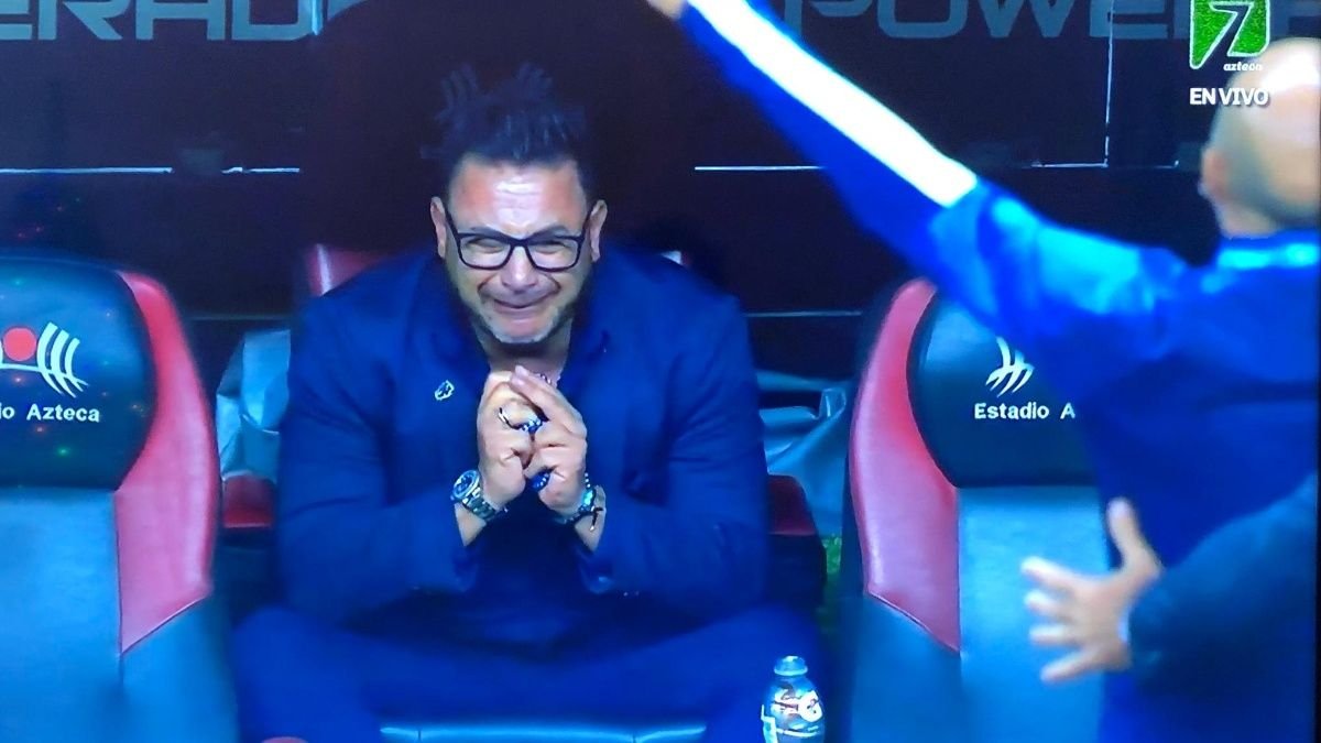 Captura de pantalla. Tras la muerte de su hijo, Mohamed prometió conseguir un título con los Rayados.