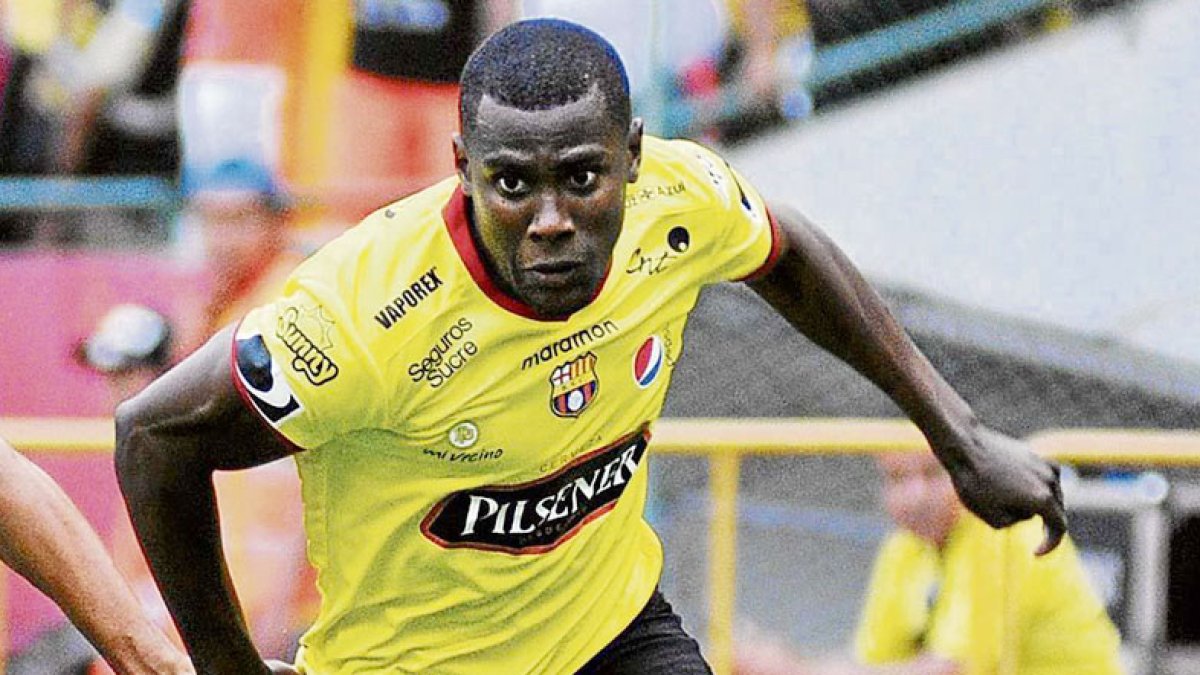 Marcos Caicedo no estaba en los planes de Barcelona, a pesar de que todavía tiene un contrato vigente.