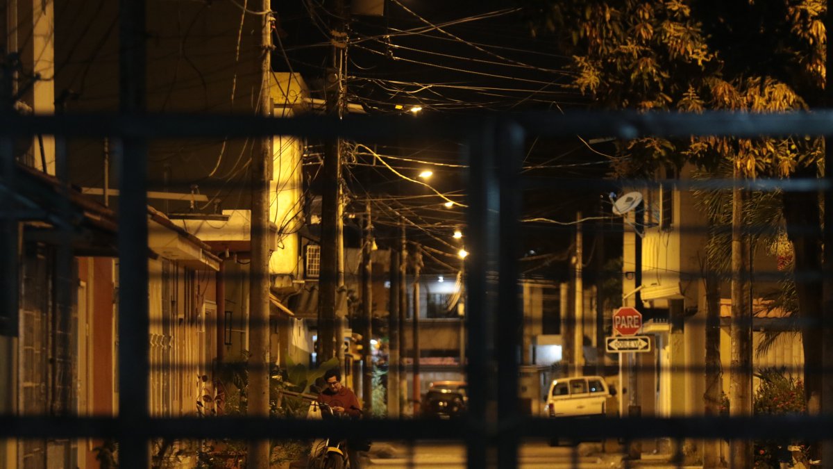 En la ciudadela Guayacanes, así lucen las etapas, blindadas y con cámaras.