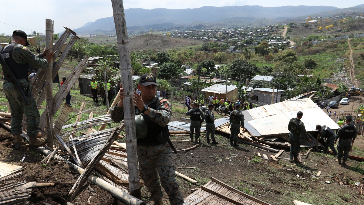 Los procesos de desalojo en Monte Sinaí fueron parte de la investigación.