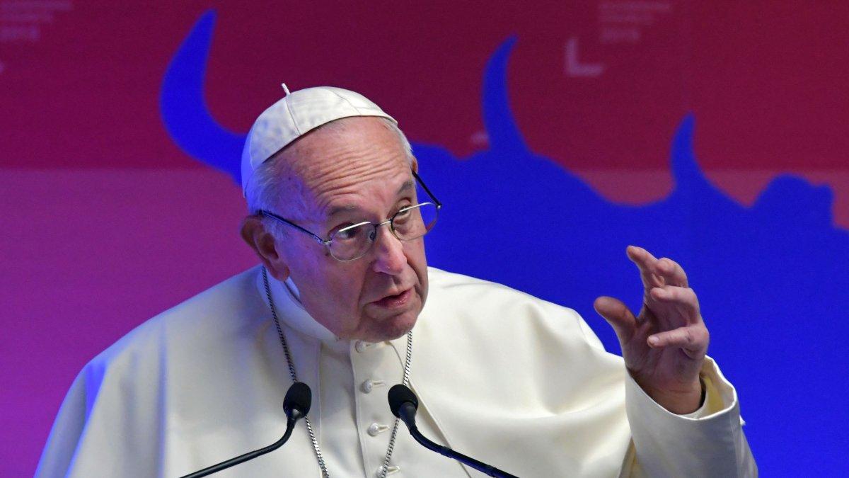 El papa se mostró visiblemente molesto, tras este suceso.