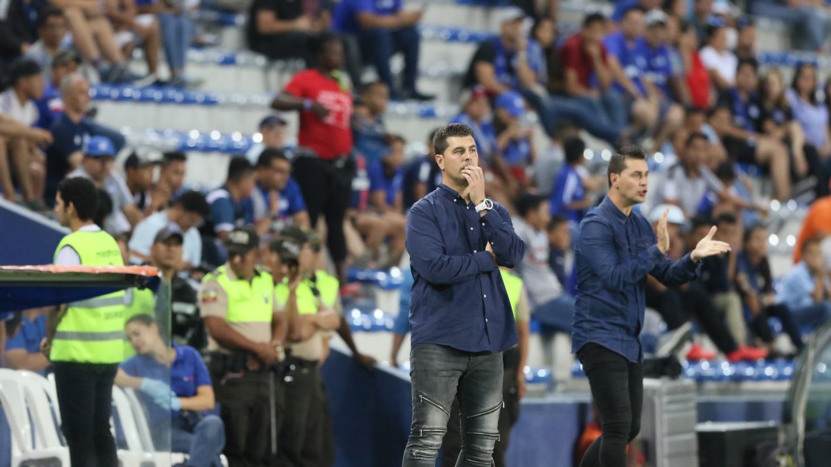 El entrenador español reconoció que la salida del golero trastocó sus planes.