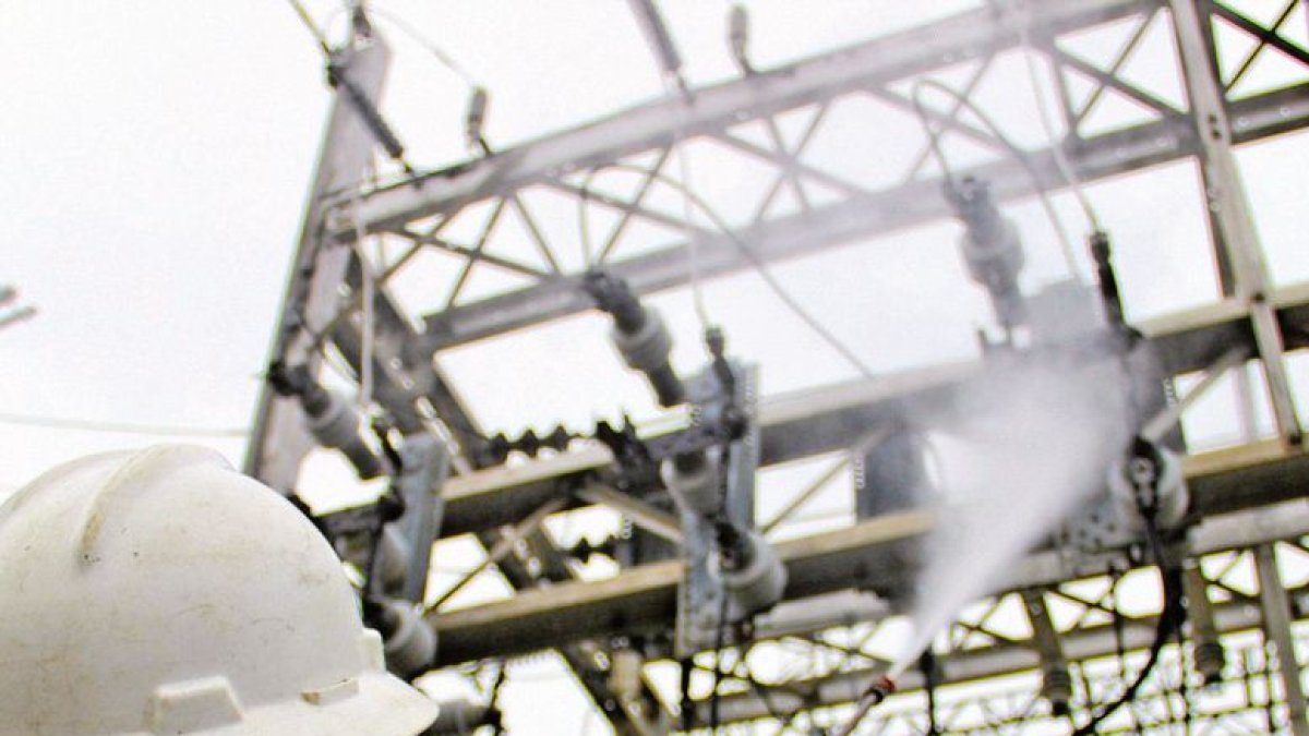 Las empresas públicas eléctricas CNEL Y Celec gastaron $ 450 millones en conjunto.