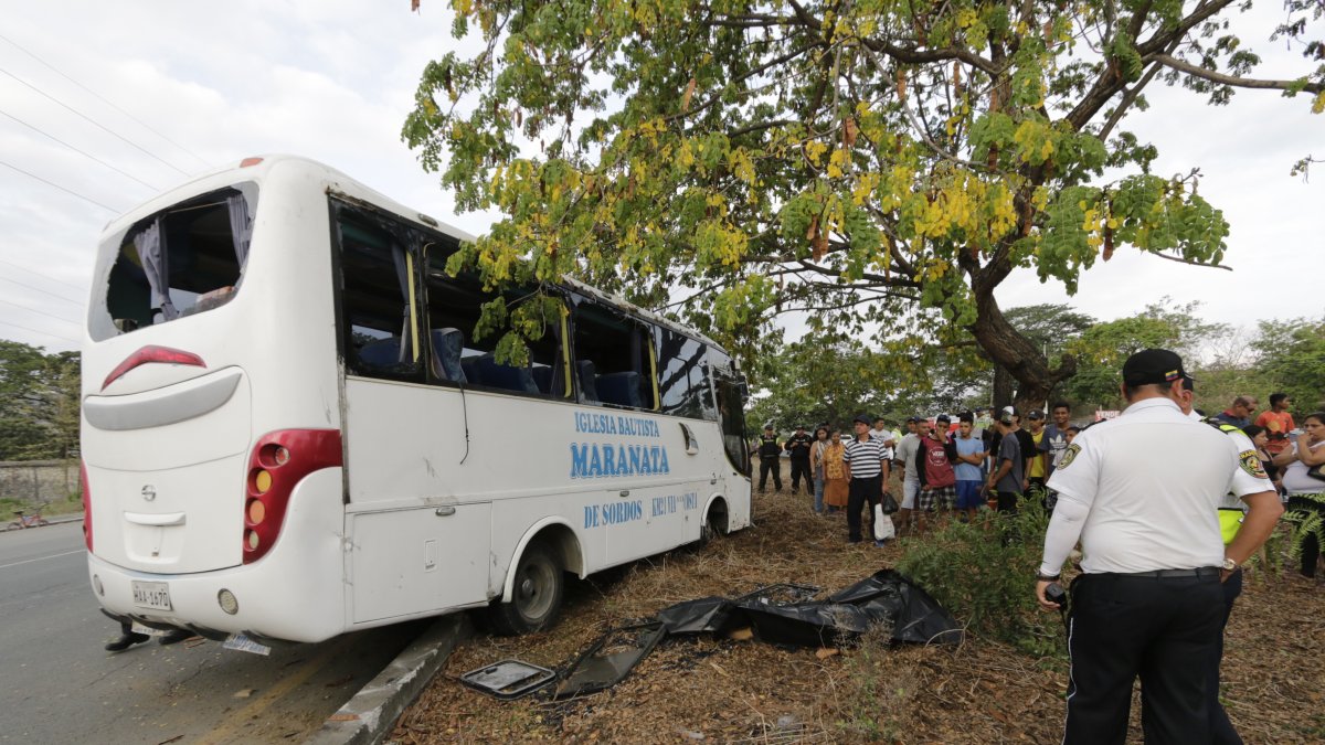 Una mujer de 50 años, aproximadamente, falleció tras este suceso.