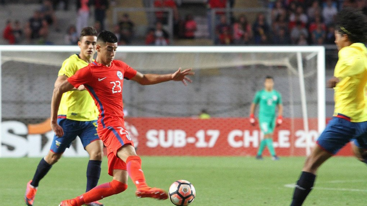 Leonardo Campana tuvo la oportunidad de empatar el partido, pero erró ante la reacción del portero rival. (Reuters)