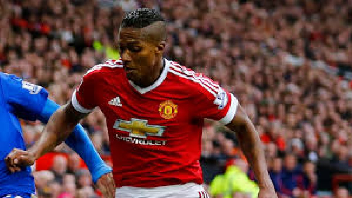 Liderazgo. Antonio Valencia lleva siete temporadas en el Manchester United y ahora es figura