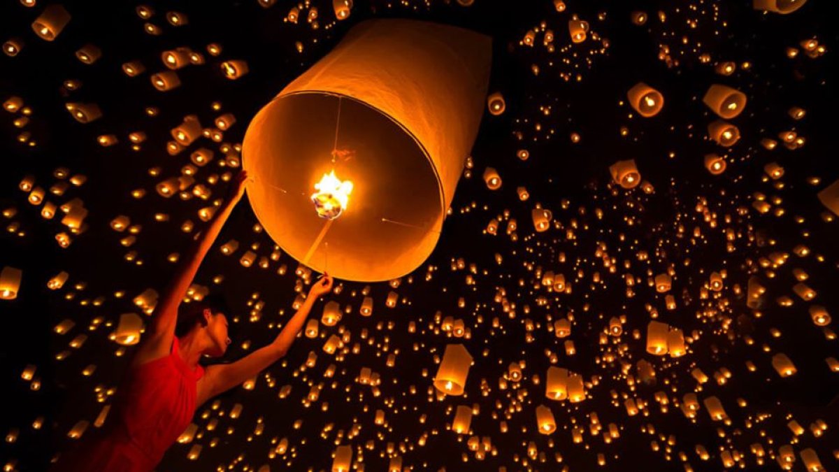 El festival de las linternas en Tailandia se celebra en noviembre.