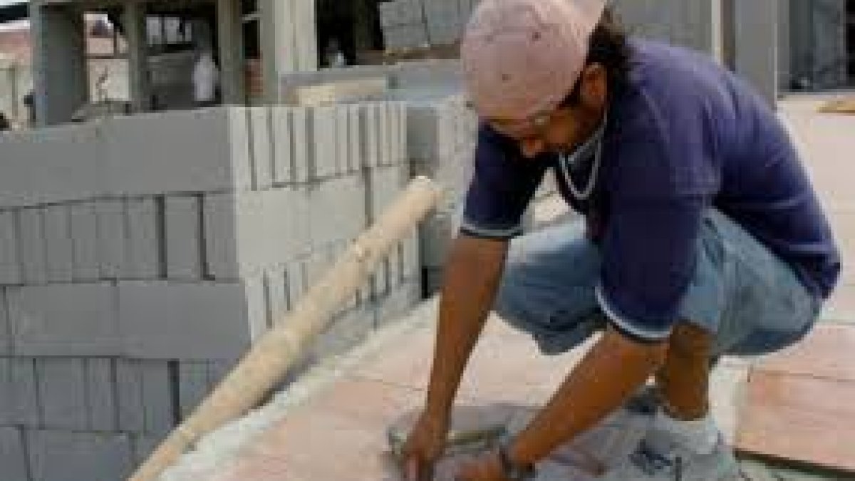 El sector de la construcción sigue sin poder salir de la crisis que empezó en el 2015.