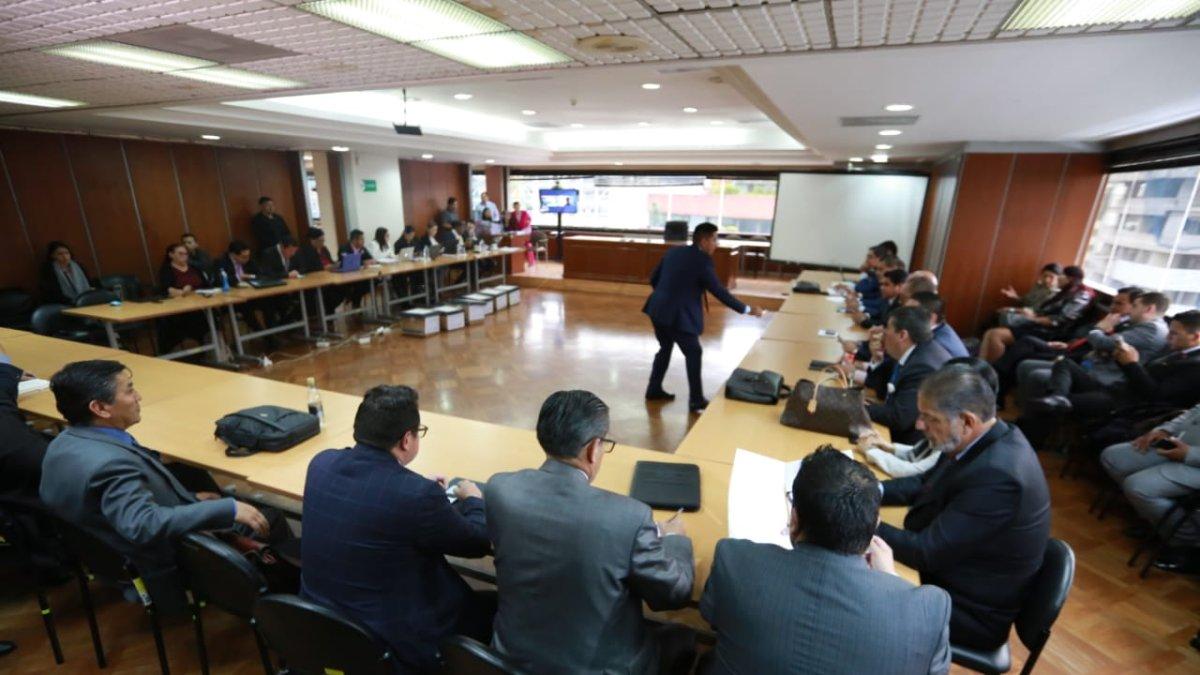 Casi 20 abogados presentaron escritos con diferentes pedidos, entre ellos la solicitud de diferimiento 