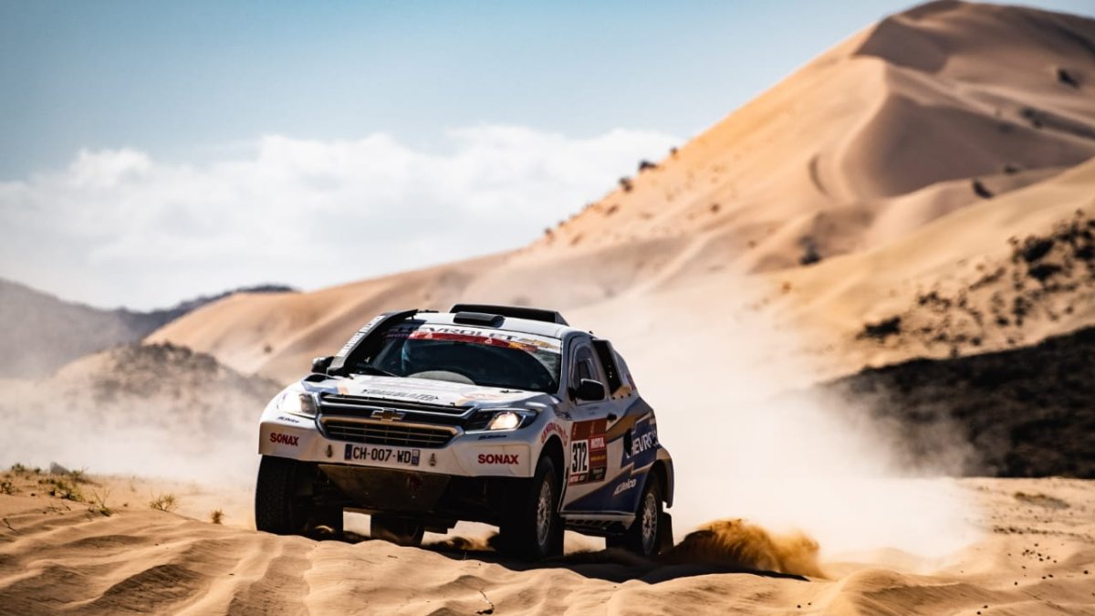 El piloto ecuatoriano Sebastián Guayasamín completó la jornada inicial del Dakar en el desierto de Arabia Saudita.