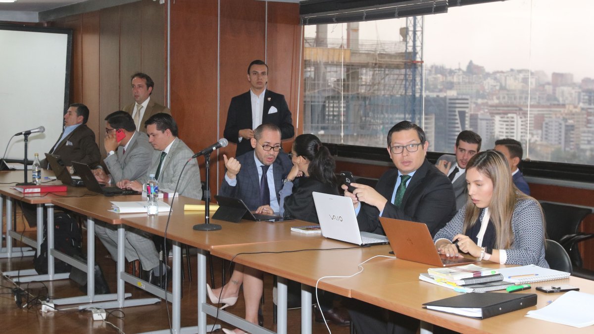 Una treintena de abogados estuvo presente en la audiencia preparatoria de juicio por el caso.