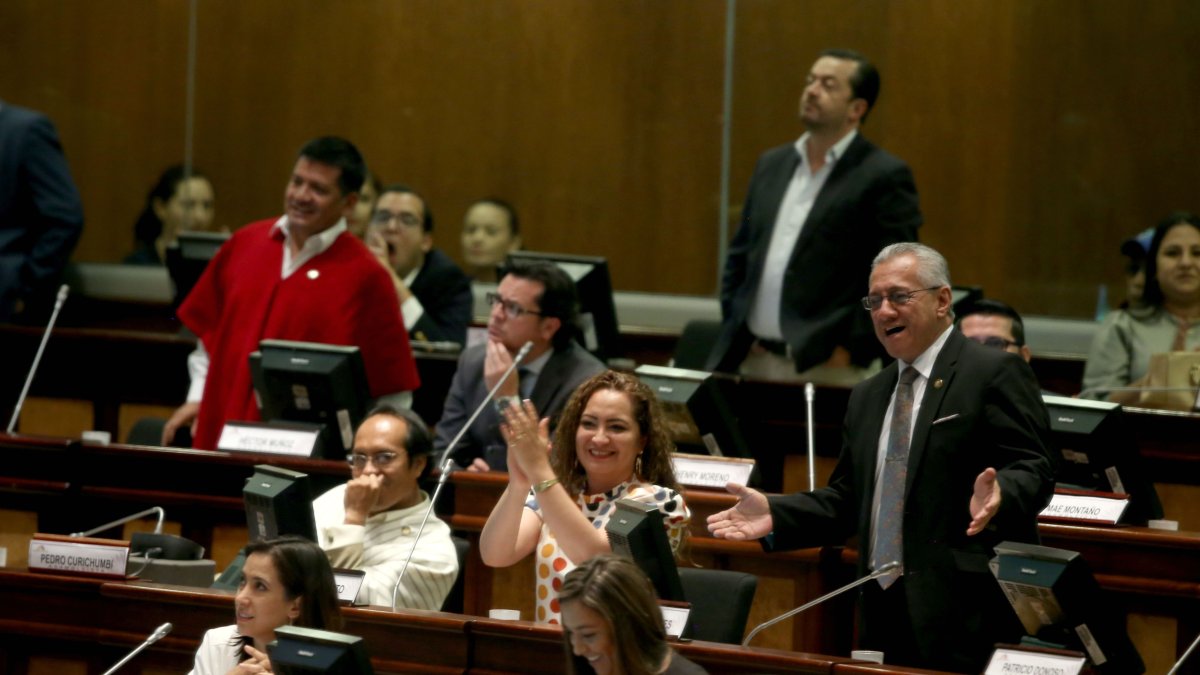 A los legisladores se les descontar 713 dólares de du sueldo como parte de la ayuda por la emergencia sanitaria