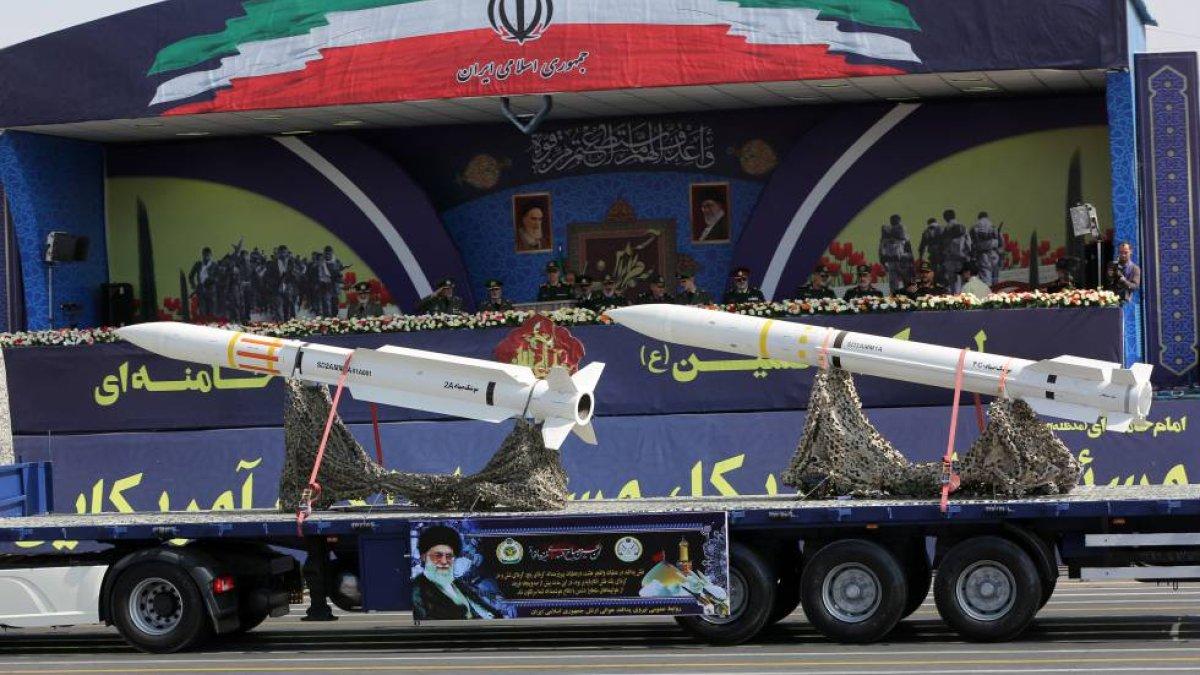 Un camión con misiles durante un desfile militar en Teherán el pasado septiembre.