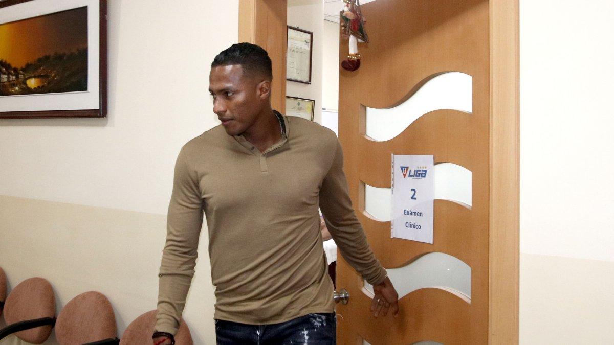 Antonio Valencia acudió a las pruebas médicas que realiza Liga de Quito a sus jugadores.