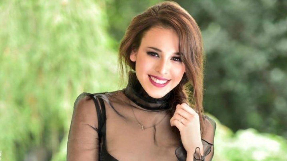 La cantante y actriz Danna Paola contestó en vivo a un concursante del reality por supuestamente haberla insultado y su respuesta se volvió viral.