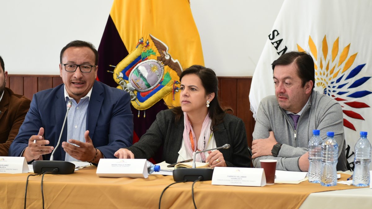 La ministra María Paula Romo presentó sus observaciones a la Ley de Tránsito y Transporte Terrestre