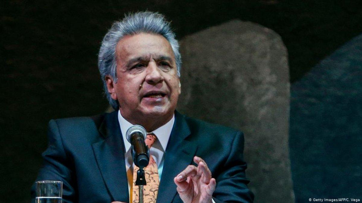 El Centro de Convenciones será el escenario para el primer encuentro entre los presidenciables. El equipo de logística afinaba los detalles acordados con los equipos de prensa y comunicación.