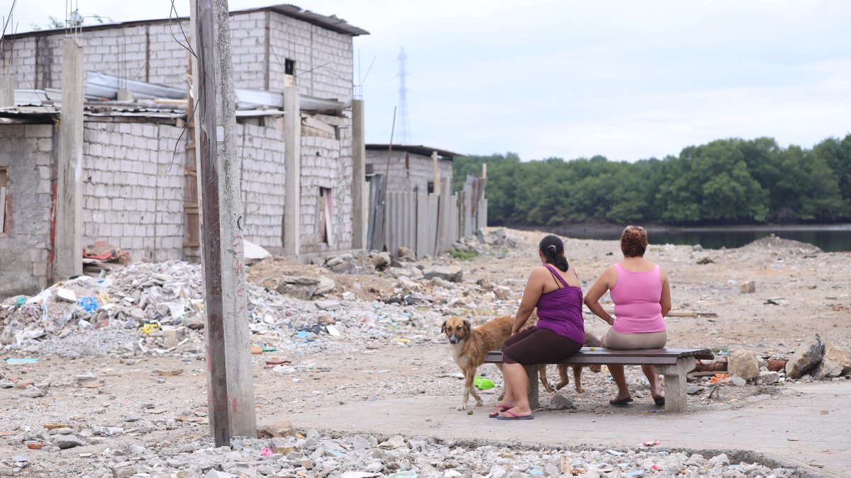 Un parque del sur de Guayaquil quedó bajo los escombros