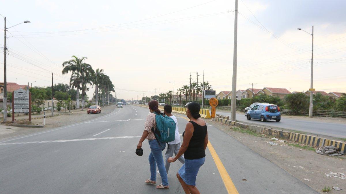 La necesidad de los pasos peatonales prometidos, en el día a día.