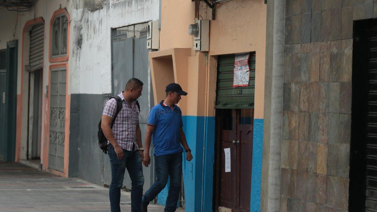 Lo locales retomaron sus actividades luego de cinco días de clausura.