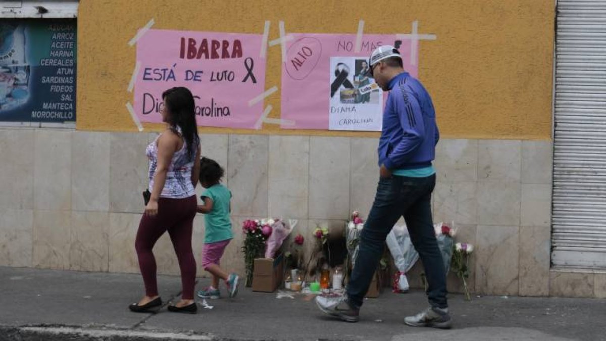 La horda quemó las pertenencias de algunos extranjeros y los obligaron a dejar los lugares donde residían.