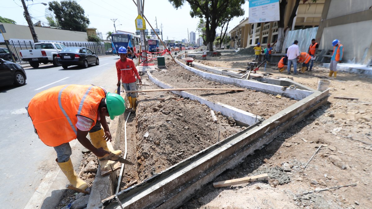 La ciclovía toma forma. Esta recorrerá desde la Facultad de Odontología (Kennedy) hasta el Malecón del Salado (calle Quisquí).